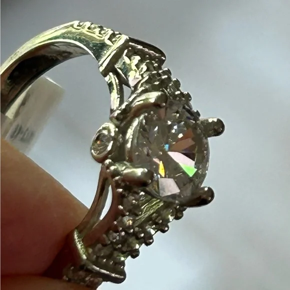 Sterling Silver 925 Ring with Cubic Zirconia size 7.5 - Picture 6 of 8